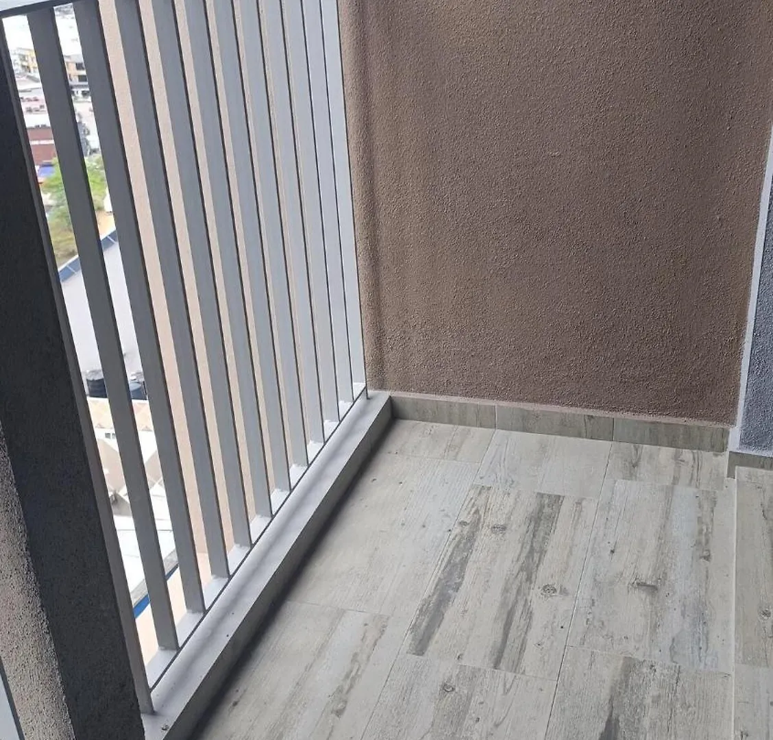 شقة Sky Trees 2 Guests Nflix Balcony Aeon Pool جوهر بهرو 0*,